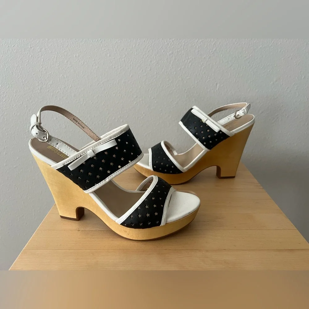 Vintage Love Moschino Black and White Platform Sandals‎